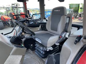 Nuevo diseño de tractor multifunción Massey Ferguson de 160HP color rojo con cabina y motor visible - Product Image 6