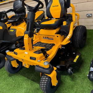 Cub Cadet XZ6 Ultima 46, Tractor Cortacésped de Giro Cero de Grado Industrial con Motor de 4 Tiempos, Alta Eficiencia en la Corte de Césped - Product Image 1