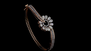 สร้อยข้อมือเพชรทรงลูกแพร์ที่สร้างขึ้นในห้องปฏิบัติการ ประดับด้วยทองคำที่ยั่งยืน สำหรับผู้หญิง - Product Image 5