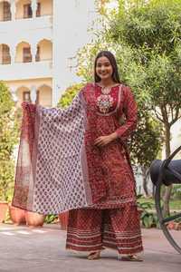 Sharara ล่าสุดที่มีขนาดที่กำหนดเองสำหรับผู้หญิงผู้ส่งออกของนักออกแบบ Sharara สำหรับผู้หญิงที่อยู่ในอินเดียคอลเลกชันใหม่ - Product Image 2