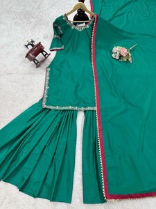 Dernier costume de créateur Sharara Tissu crêpe naturel avec paillettes et fil Vêtements de soirée élégants Dupatta pour femmes - Product Image 6