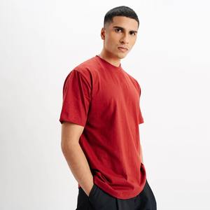 T-shirt de luxe surdimensionné à col montant pour hommes Tissu en jersey de polyester et coton épais avec technique de lavage avec impression de logo - Product Image 3