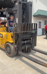 CHARIOT À FOURCHE PNEUMATIQUE CAT IC GP15N UTILISÉ - Product Image 6