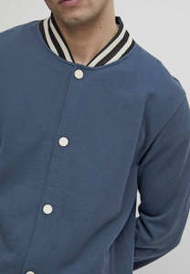 Chaqueta universitaria de lana con logotipo personalizado de nuevo diseño para hombre, tipo de cierre, bolsillos con botones, chaqueta universitaria de bombardero de béisbol Letterman - Product Image 6