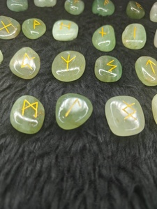 Ensemble de runes en aventurine verte naturelle, pierres de divination en cristal poli, guérison spirituelle, méditation, divination, ensemble de pierres précieuses - Product Image 2