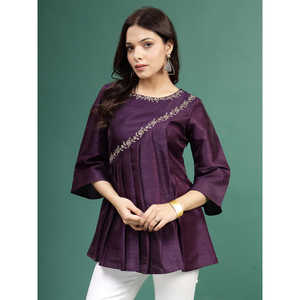 Top de Punto Plisado con Bordado Floral Color Vino para Mujer - Product Image 6