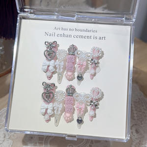 <span class=keywords><strong>Uñas</strong></span> Postizas de Lujo, Estilo Ataúd, Color Blanco y Rosa, con Adornos de Perlas y Corazones, Hechas a Mano - Product Image 2