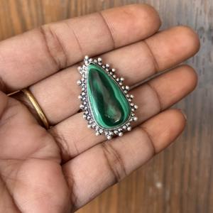 Vente en gros de bagues en argent sterling 925 plaqué argent, forme poire, serties de malachite, lot de pierres précieuses, bijoux en vrac pour fiançailles et fêtes - Product Image 1