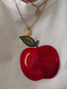 Charme et porte-clés vintage élégant et écologique, orné de perles de rocaille, broderie artisanale unique, design de bijoux classique et raffiné - Product Image 5