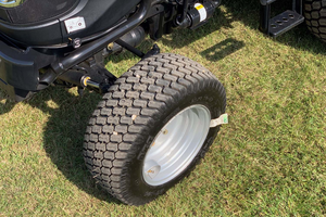 Top Selling High Quality SOLIS 26 HST 25HP 2WD Gear Drive Compact Wheel Tractor with Engine & Gearbox - Product Image 6