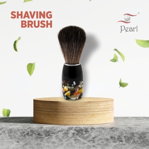 Brocha de afeitar de lujo con pelo sintético duradero Mango de cuerno natural elegante Diseño de aplicación perfecto - Product Image 1