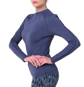 Camiseta deportiva de alta calidad para mujer: tela suave y que absorbe la humedad, ideal para entrenar, correr y comodidad de uso diario - Product Image 2