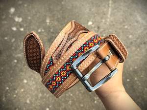 Cinturón de cuero genuino de grano completo con cuentas occidentales tradicionales de vaquero, hebilla de aleación de Estilo Vintage mecanizada a mano - Product Image 2