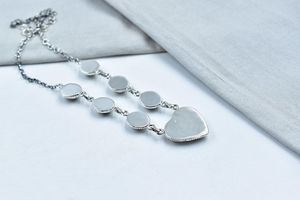 สร้อยคอเงินสเตอร์ลิงทำด้วยมือรูปควายสีขาวพร้อมสายโซ่โรเดียมปรับขนาดได้18นิ้วและตัวเรือนชุบทอง - Product Image 2