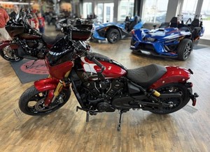 SUPER 2025 IndiIan Moto 101 Scout Sunset Rouge Métallique avec Graphiques - Product Image 5