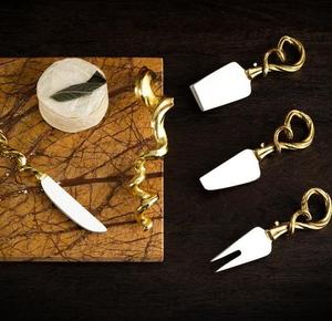 Juego de cuchillos para queso con forma de cuerda de color dorado hecho a mano de latón de primera calidad a precio mayorista - Product Image 3