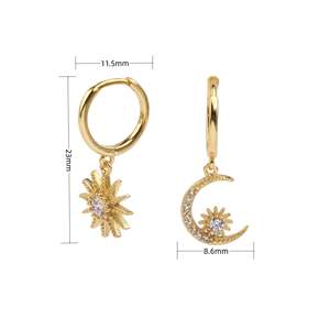 Orecchini a cerchio e pendenti a raggi di sole in vermeil d'oro 18K, orecchini a cerchio asimmetrici con luna e stella, regalo di moda perfetto per lei - Product Image 4