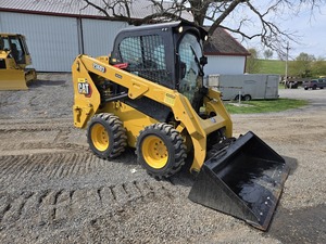 รถตักล้อยางขนาดเล็ก CAT 272D3 มือสอง - Product Image 5