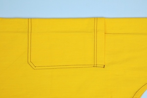 Tablier de cuisine en coton denim jaune de haute qualité avec sangles réglables et double poches pour hôtels et usage domestique - Product Image 6