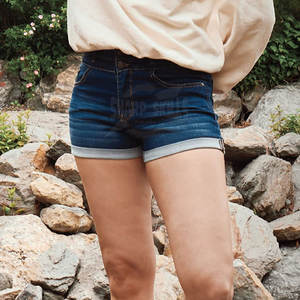 Diseñe su propio logotipo Pantalones cortos vaqueros para mujer Pantalones cortos calientes 100% algodón Logotipo personalizado Alta calidad Secado rápido Transpirable - Product Image 4