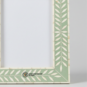 Cadre photo décoratif incrusté d'os vert de luxe, fabriqué à la main, design moderne à rayures en mosaïque pour des intérieurs élégants - Product Image 4