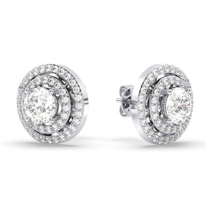 Boucles d'oreilles en diamant Moissanite de qualité supérieure parfaites pour les événements formels ou les moments spéciaux disponibles au meilleur prix - Product Image 1