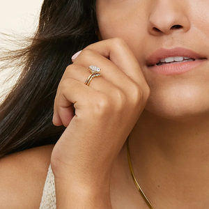 Anillo de Plata de Ley con Moissanita de Lujo, Diseño Moderno y Único para Mujer, Ideal para Compromiso, Boda, Aniversario o Fiesta - Product Image 1