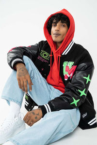 Chaqueta de bombardero universitaria de 15 modas para hombres y mujeres Mangas de cuero de cuerpo de lana Bordado personalizado y chaquetas OEM de chenilla - Product Image 4