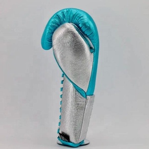 Gants de boxe pour hommes à lacets, avec sangle de poignet réglable, respirants, en cuir de vachette extensible, finition brillante et nuances nacrées métalliques - Product Image 2