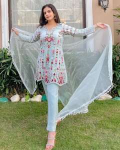 เสื้อท็อปผ้าจอร์เจียต์ปักลายประดับเลื่อม พร้อมกางเกงและผ้าคลุมไหล่ สไตล์อินเดีย สำหรับผู้หญิงและเด็กผู้หญิง กำลังเป็นที่นิยม - Product Image 5