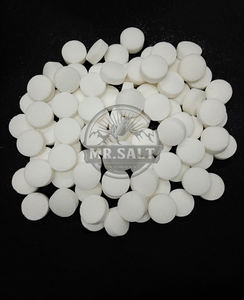 Tablettes de sel de qualité industrielle haute pureté 99,9 % NaCl pour systèmes de traitement et adoucissement de l'eau, approvisionnement en vrac OEM, emballage personnalisé - Product Image 1