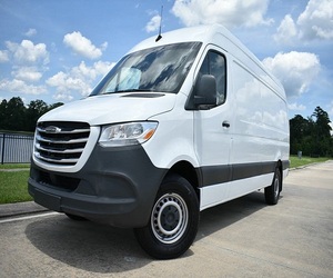 Excellent rapport qualité-prix.. Camionnette Freightliner Sprinter Cargo 3500 XD V6 à toit surélevé, version allongée 170 RWD, modèle 2019 d'occasion - Product Image 1