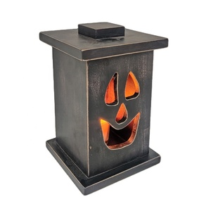 Venta al por mayor a precio de fábrica Halloween decorativo antiguo Vintage caja de lujo vela linternas tapa tallada a mano grabado en madera - Product Image 1