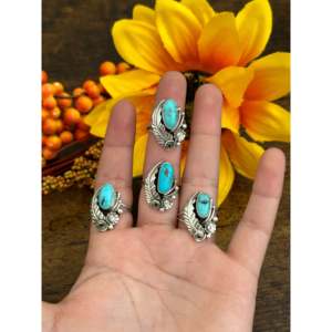 Bague en argent sterling avec turquoise Kingman, bijoux fins géométriques faits à la main par des artisans Navajo - Product Image 1
