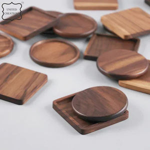Ensemble de sous-verres en bois de noyer durable fait à la main avec support classique Tapis et coussinets en bois carrés antidérapants pour un usage quotidien - Product Image 3
