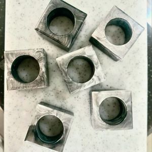 Anneau de serviette en résine de grande qualité à prix raisonnable, conçu pour une utilisation à long terme avec un matériau solide et un attrait décoratif pour la salle à manger - Product Image 5