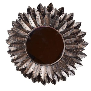 Miroir de salle de bain fait main en laiton avec cadre en fer rond européen en vrac vente en gros - Product Image 1