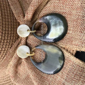 ชุดต่างหูทรงเขาวัวแฟชั่นสุดหรูสำหรับผู้หญิงต่างหูทรงเขาธรรมชาติสำหรับสตรีต่างหูห่วงแฟชั่นจาก Falak สินค้าส่งออกทั่วโลก - Product Image 1