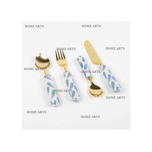 Ensemble de 4 couverts en métal avec poignées en résine Meilleure qualité Cuillères Couteau Fourchette Ensemble de couverts pour les meilleures ventes - Product Image 1