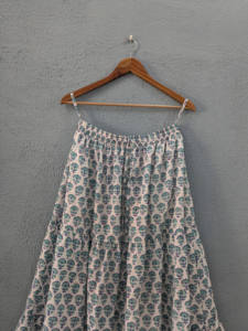 กระโปรงแม็กซี่ผ้าฝ้ายพิมพ์ลายบล็อกด้วยมือแบบเป็นมิตรต่อสิ่งแวดล้อมสำหรับผู้หญิง แต่งพู่ปรับได้ สไตล์ลำลองโบฮีเมียน ความยาวระดับข้อเท้า แต่งเลื่อมตัดสี - Product Image 6