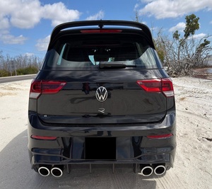 Volkswagen Golf R 2024 con Techo Solar, Faros Delanteros, Cámara Trasera de 360° y Asientos Eléctricos - Product Image 4