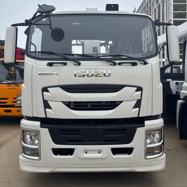 Isuzu 8x4 Truck Mounted Crane with
