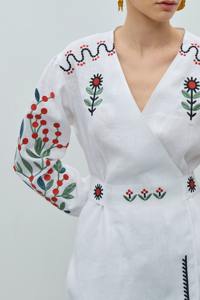 2025 blusa informal ucraniana/Top impresionante bordado bohemio manga larga ancha cuello en V alto tejido ecológico bajo precio de fábrica - Product Image 2