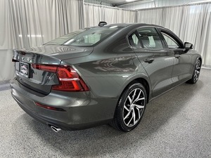 Volvo S60 T6 AWD Inscription 2022 Usado en Buen Estado, Motor de 4 Cilindros con Doble Turbo - Product Image 5