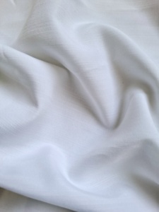 ผ้าโพลีเอสเตอร์เรยอนพิมพ์ลายดิจิทัลคุณภาพสูง เป็นมิตรกับสิ่งแวดล้อม ละลายน้ำได้ เหมาะสำหรับตัดเย็บเสื้อเชิ้ต ชุดเดรส ชุดแต่งงาน - Product Image 6