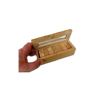 Caja de dominó de madera de mango hecha a mano para jugar para la temporada de otoño infantil - Product Image 1