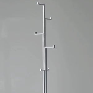 Porte-manteau géométrique moderne en argent, design minimaliste, disponible à prix de gros. - Product Image 1