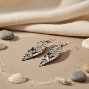 Boucles d'oreilles pendantes en argent 925 pour femmes, design de feuille à la mode avec pierre précieuse grenat - Product Image 2