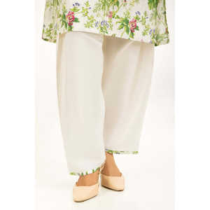 Casual Off-<b>White</b> Jacquard Printed Co-Ord <b>Set</b> for Women XXS-3XL Crepe <b>2</b>-<b>Piece</b> Shorts Outfit Collarless Design for Spring/Summer - Product Image 2