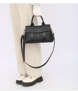 Lujo PU Cierre de cremallera Logotipo personalizado Cross Body Sling Bolso para mujer - Product Image 4